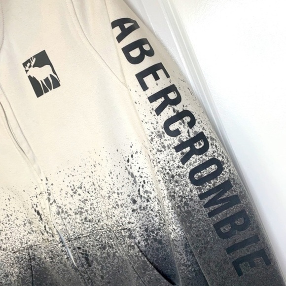 ABERCROMBIE KIDS | Size 15/16 White Fading into Black Full-Zip Hooded Sweatshirt - Picture 5 of 9
